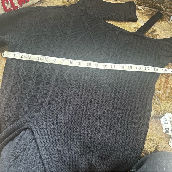 Fashion Nova Black Asymmetrical Cutout Cable Knit Sweater – Size M – 100% Cotton - Picture 8 of 11